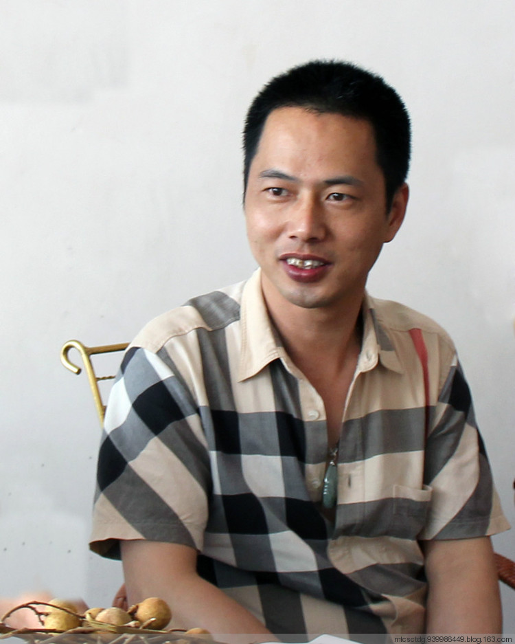丁先生，想按揭购置一套大户型的房子，